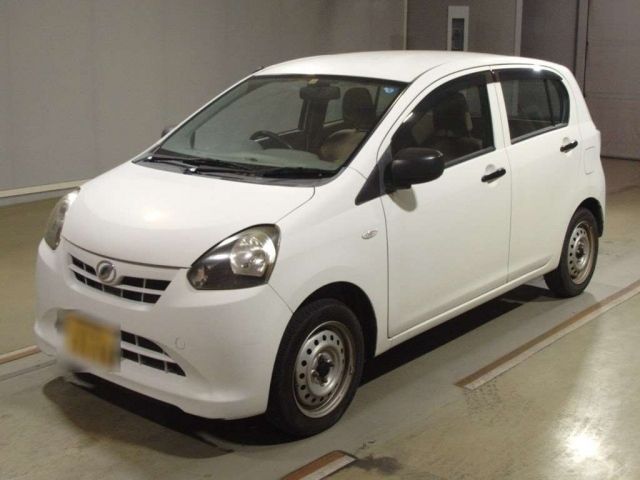 3266 Daihatsu Mira e s LA300S 2011 г. (TAA Hyogo)